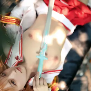 cutie-ATFM-Tsubaki-cosplay-Yuuki-Asuna---Sword-Art-Online-onlyfans-porn-release